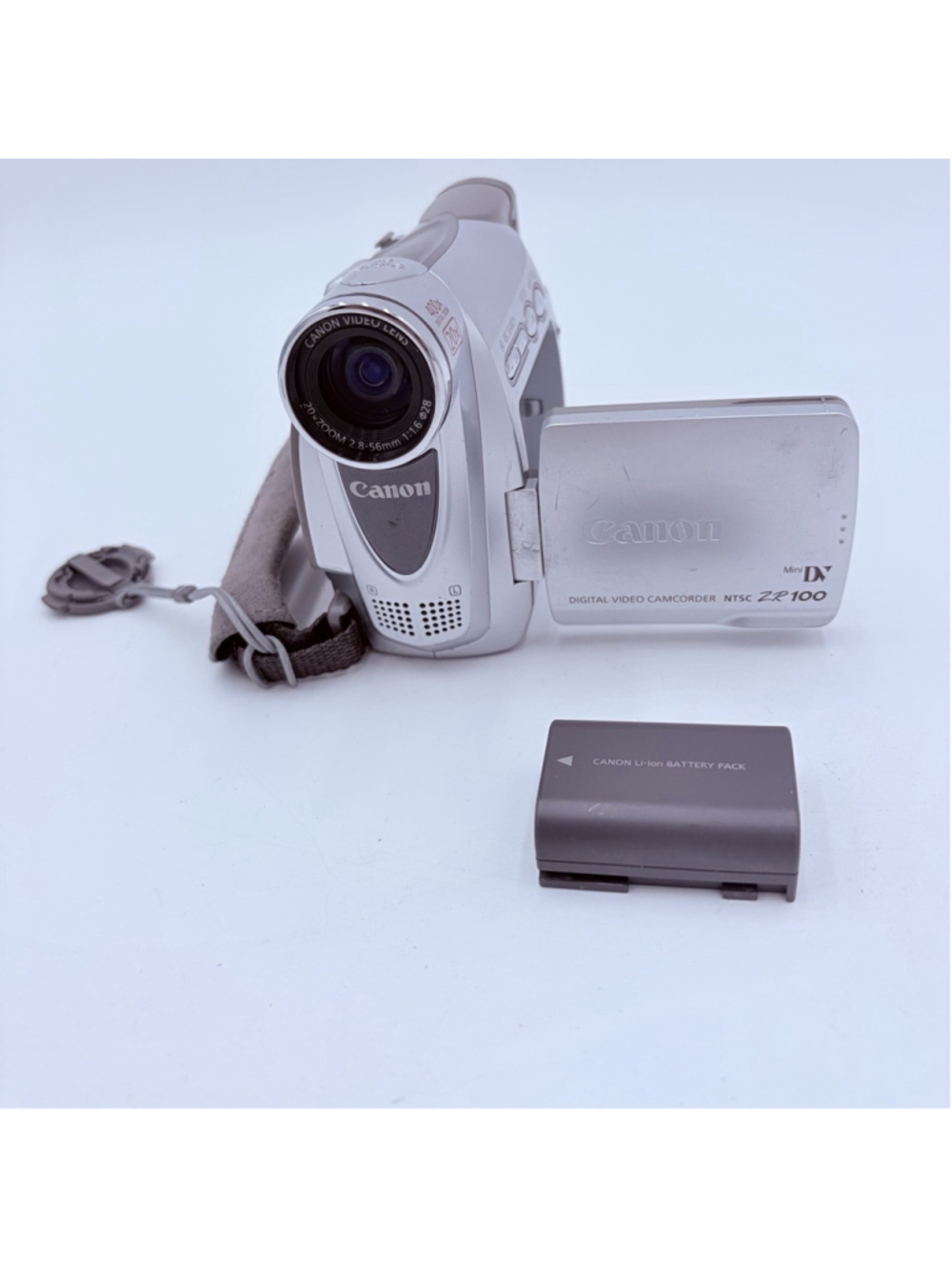 Canon ZR100 MiniDV Camcorder 20x Zoom Tape Tested Battery Bag